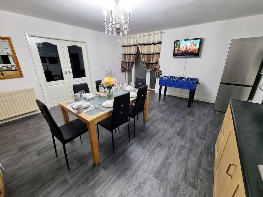 *C.Sani* Setup For Your Most Relaxed & Amazing Stay + Free Parking + Free Fast Wifi * Leeds  Exterior photo
