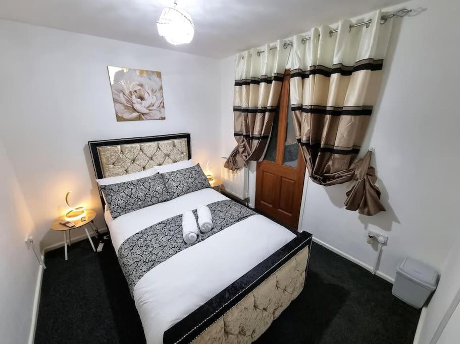 *C.Sani* Setup For Your Most Relaxed & Amazing Stay + Free Parking + Free Fast Wifi * Leeds  Exterior photo