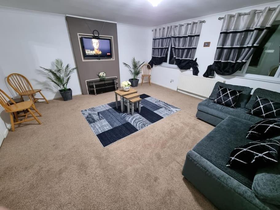 *C.Sani* Setup For Your Most Relaxed & Amazing Stay + Free Parking + Free Fast Wifi * Leeds  Exterior photo