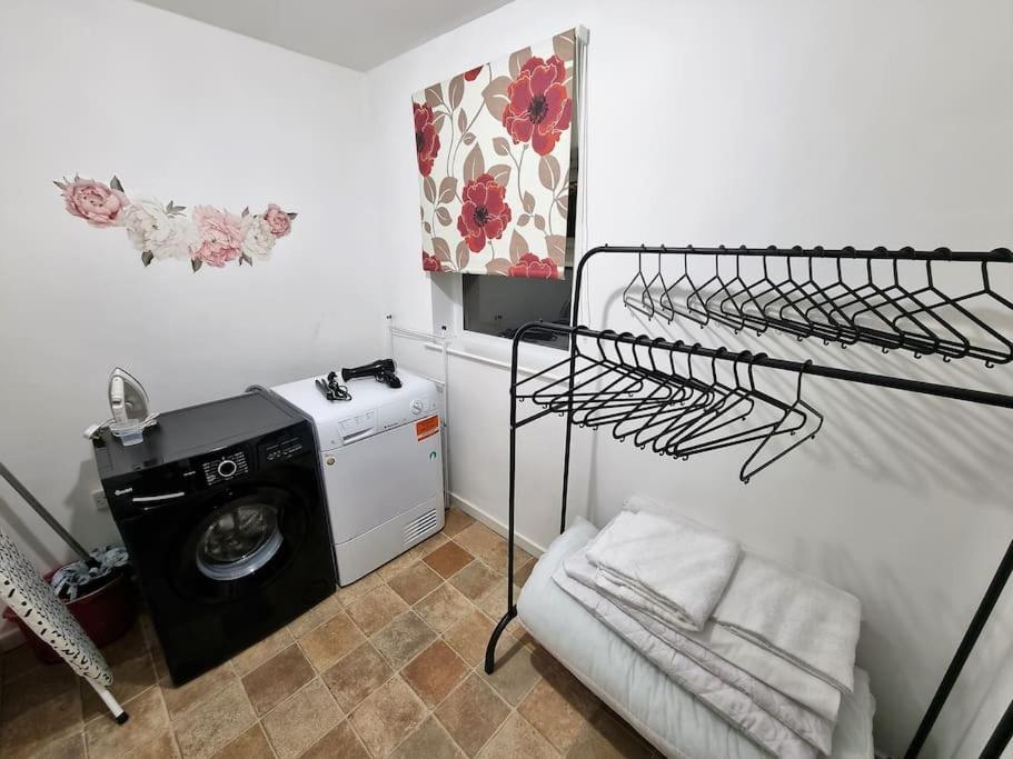 *C.Sani* Setup For Your Most Relaxed & Amazing Stay + Free Parking + Free Fast Wifi * Leeds  Exterior photo