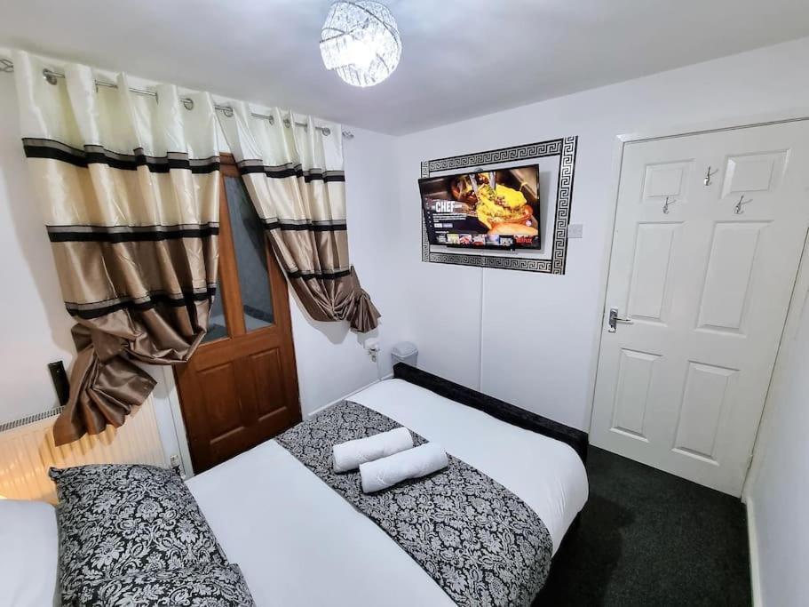 *C.Sani* Setup For Your Most Relaxed & Amazing Stay + Free Parking + Free Fast Wifi * Leeds  Exterior photo