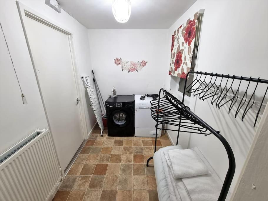 *C.Sani* Setup For Your Most Relaxed & Amazing Stay + Free Parking + Free Fast Wifi * Leeds  Exterior photo
